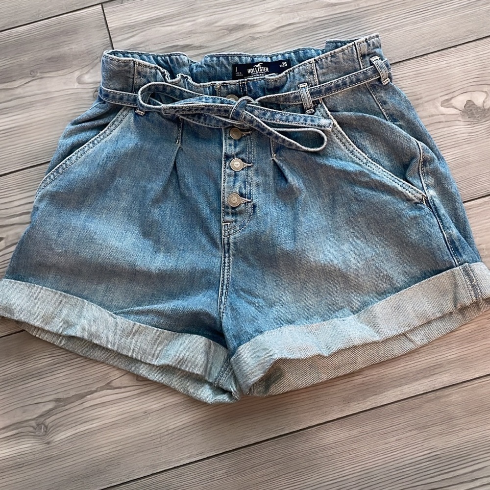 Hollister high waist shorts with tie